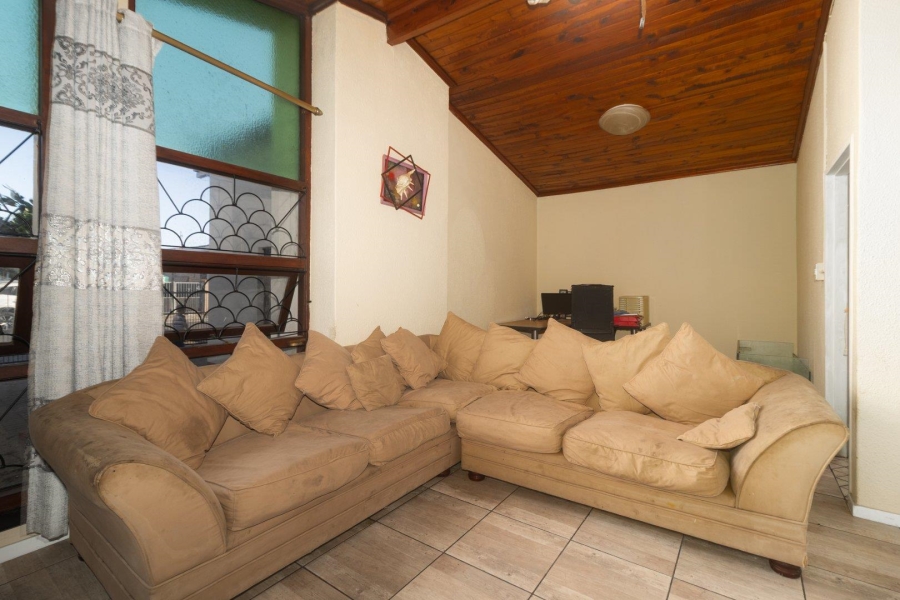 3 Bedroom Property for Sale in Peerless Park East Western Cape